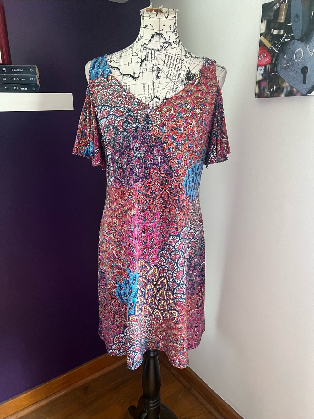 MSK Multicolor Paisley Cold-Shoulder Cold Shoulder Dress in Pink & Blue